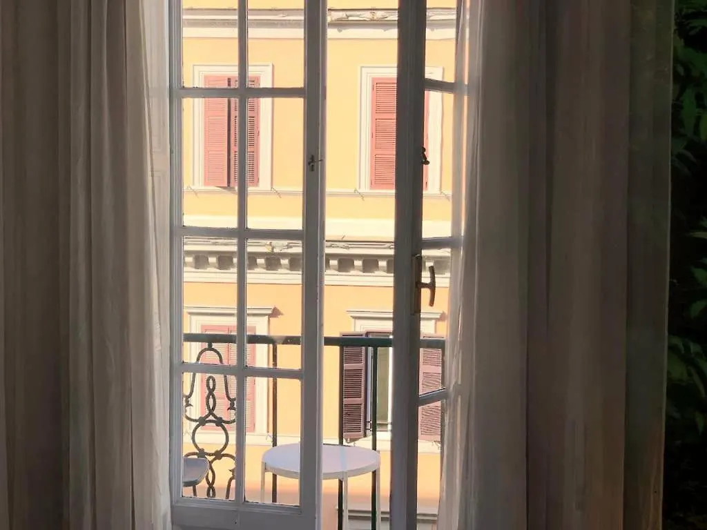 AmoRoma Vatican 0*, Roma Italia